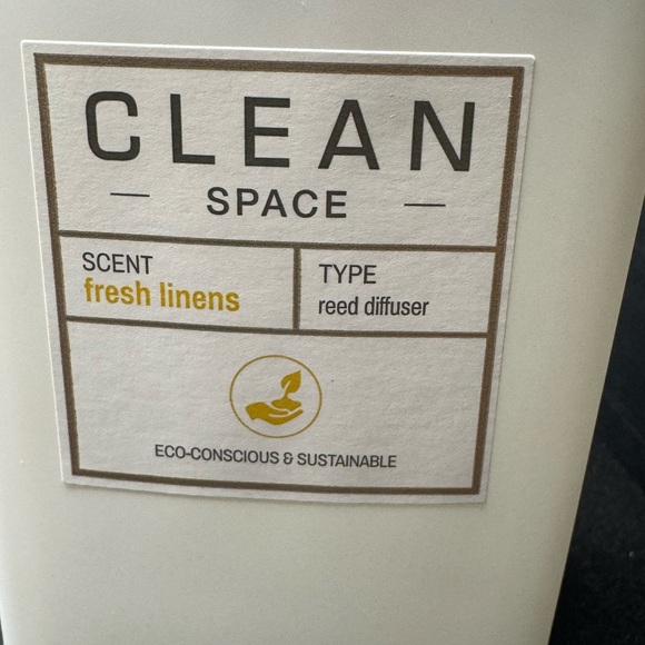 Clean Space Reed Diffuser-Fresh Linens- Huge 6oz- New No Box Or Sticks - Picture 2 of 5